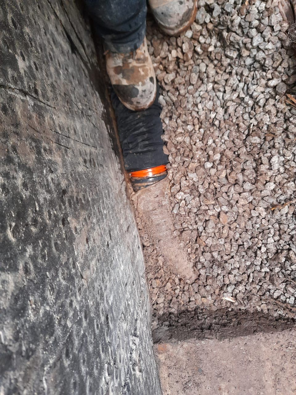 Weeping tile and gravel drainage during an Innisfil-area waterproofing job